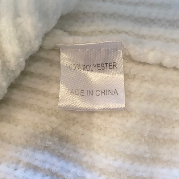 Seek the Label White Chenille Sweater with Zip Sleeves Women's Small V NeckFLAWS - Picture 5 of 9